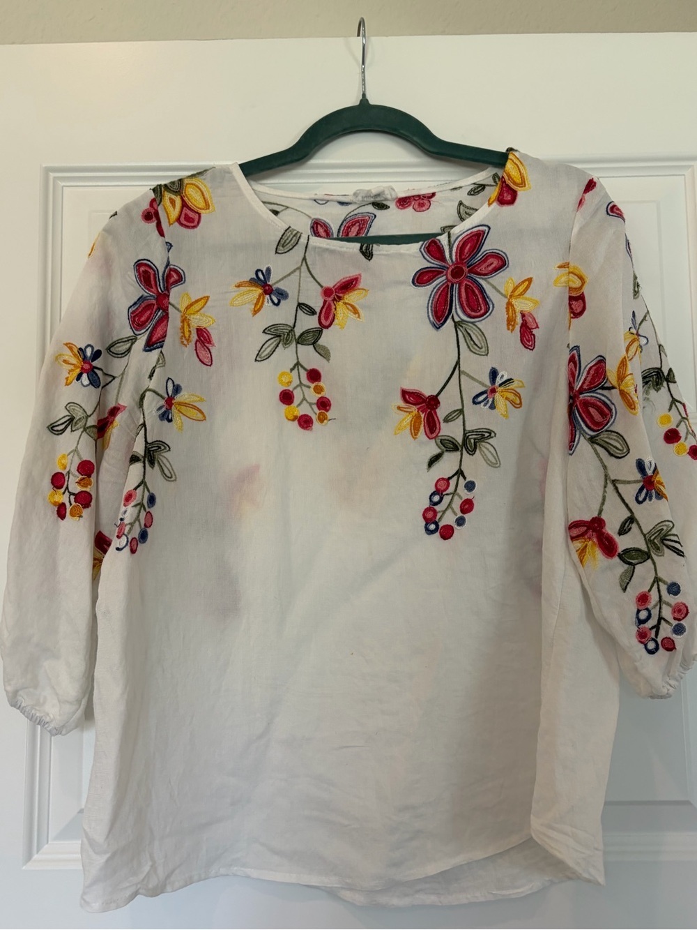 Kindred Women's White Embroidered Floral 100% Cotton Blouse LP